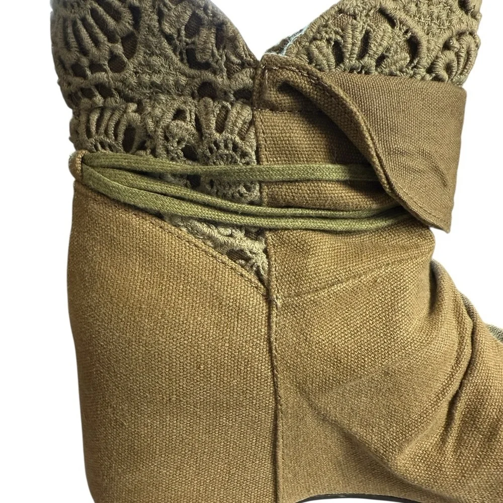 Aldo Boho Crochet Lace Trim Foldover Wedge Ankle Boots Khaki Canvas Size 36/6